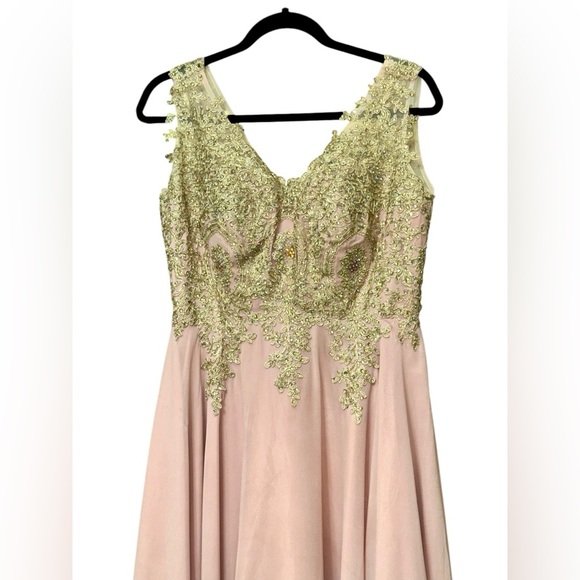 Fiesta Fashion Dress - Picture 3 of 7